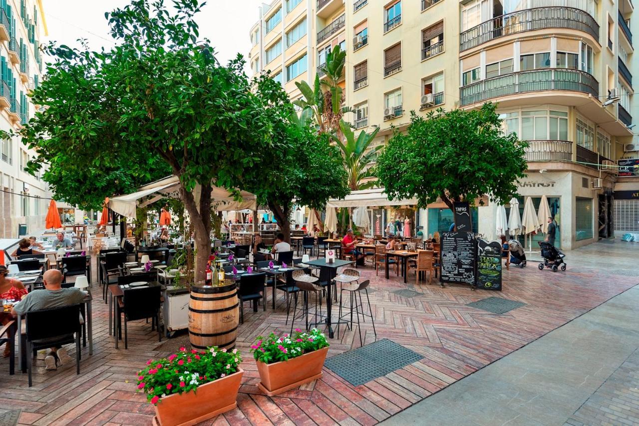 Genteel Home Plaza De Las Flores Малага Екстериор снимка